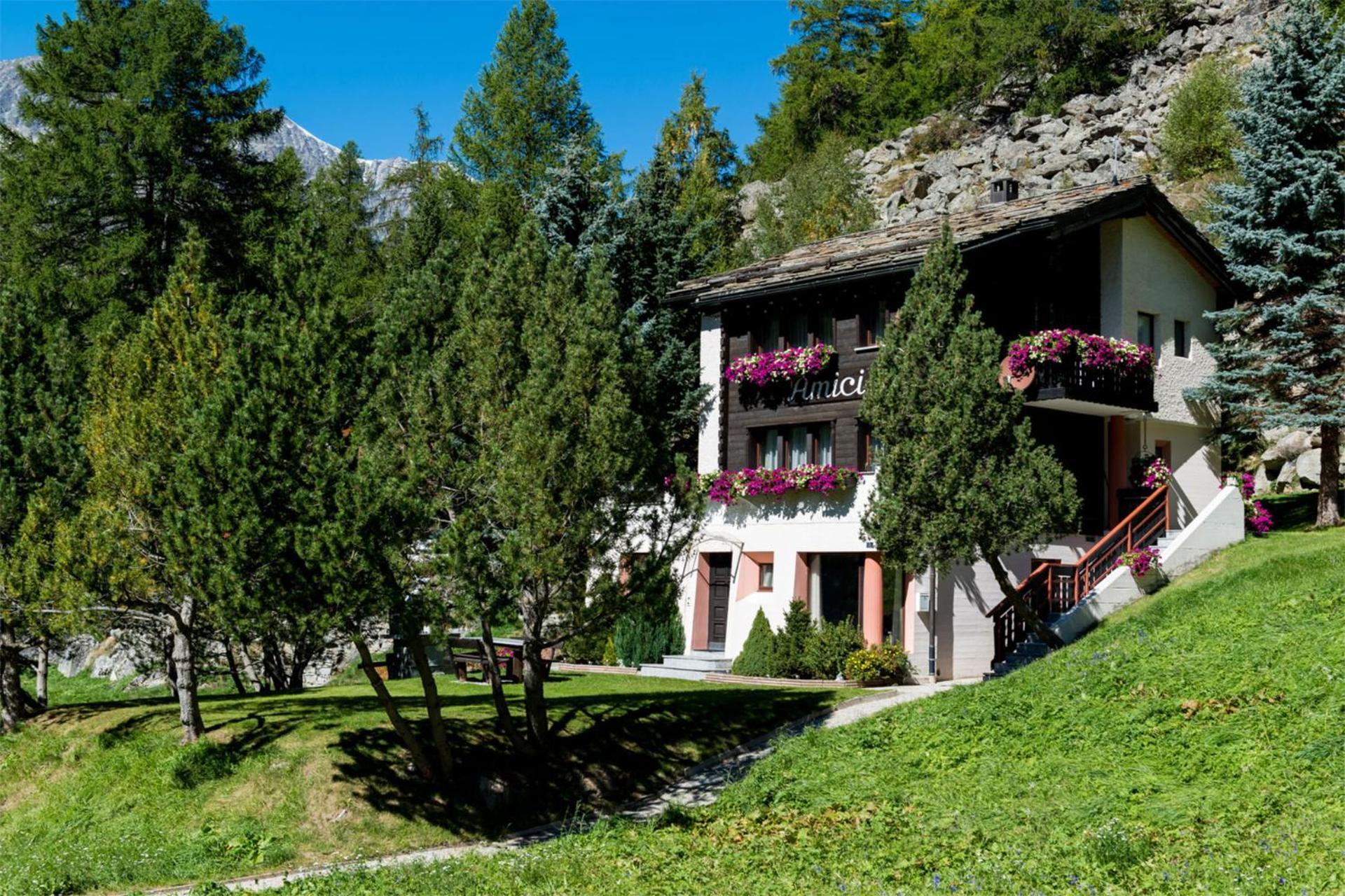 Apartment Haus Amici Saas-Almagell